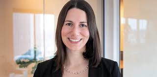 Sarah Lobe's Instagram, Twitter & Facebook