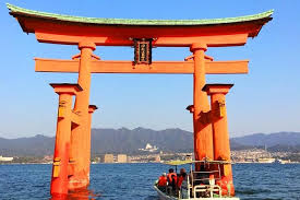Versi ini untuk bahasa indonesia. Visit World Heritage Site Itsukushima Shrine By Sea Oyster Raft Tour 2021 Hiroshima