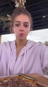 Stephanie Reams's Instagram, Twitter & Facebook