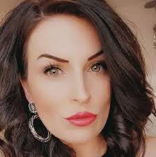 3 bedrooms & 2 bath for $750/month. Cute and clean house ready to go.  Recent updates in the kitchen and bath. Newer floors. Direct access garage.  Big backyard. Excellent location. There's no