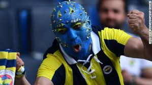 Fenerbahçe galatasaray derbisi ve tüm derbilerinin heyecanı süper lig'de. Copa90 Derby Days Galatasaray V Fenerbahce Cnn Video