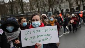 Métiers en plein essor, la formation petite enfance et adolescence à distance vous permettra de vous épanouir tout en vous assurant un emploi. Petite Enfance Les Professionnels Du Secteur Dans La Rue Ce Mardi A Tours