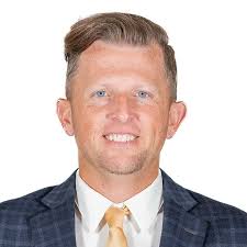 📌Q&A: Meet new @csub.baseball Head Coach, Jordon Banfield ⚾️ Why was  Bakersfield a good choice for Coach Banfield? "Number one was the people