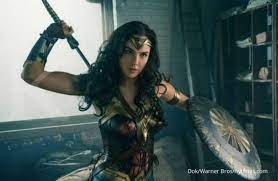 With lynda carter, lyle waggoner, tom kratochvil, richard eastham. Wonder Woman 1984 Tidak Menampilkan 2 Senjata Dari Film Sebelumnya Ini Alasannya