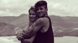 Publicado 05/06/2020 18:00 | atualizado 05/06/2020 18:04. Gabriel Medina Passa A Seguir Apenas Quatro Mulheres No Instagram Apos Assumir Romance Com Yasmin Brunet Celebridades O Dia