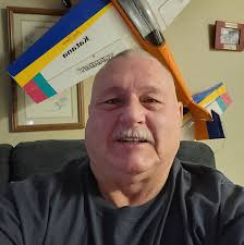 They're going crazy now(8:32 p.m. 11/11/2025)!!!!! Easily see them with the  naked eye!!!