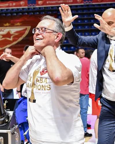 Neboj&scaron;a Čović ima obavezu da se vrati u Crvenu zvezdu, jer je prepustio  klub nesposobnom ćaci predsedniku, koji samo ume da sprovodi naređenja  ljudi koji su ga postavili na tu funkciju. Crvena