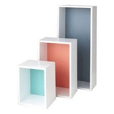 Pour un look naturel très tendance, l'étagère murale en rotin mettra en valeur tous vos objets déco favoris. Set De 3 Rectangles Exterieur Blanc Fond Colore Etagere Murale Castorama Tablette Murale Etageres Murales
