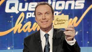 Vingt sept ans que julien lepers anime le célèbre jeu culturel de france 3 avec un. Share Petition Contre L Eviction De Julien Lepers De La Presentation De Question Pour Un Champion Change Org