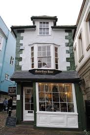 Market Cross House The Crooked House In Windsor Crooked House Unusual Homes Day Trips From London