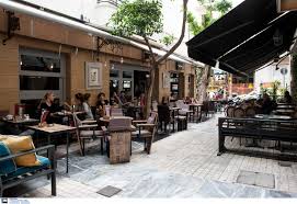 Την λειτουργία των υπαίθριων κέντρων διασκέδασης (μουσικά κέντρα, clubs, κ.λπ.) μόνο για για εμβολιασμένους και νοσήσαντες, με χωρητικότητα 85% μόνο για καθήμενους, προβλέπει η κοινή υπουργική απόφαση (κυα) που. Estiash Ola Osa Problepei H Kya Gia To Anoigma Stis 3 Maioy Zappit