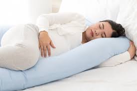 Cara tidur ibu hamil lainnya yang bisa dipilih tidur dengan posisi kiri bunda dalam posisi tiga per empat. Bolehkah Ibu Hamil Tidur Dengan Posisi Miring Ke Kanan