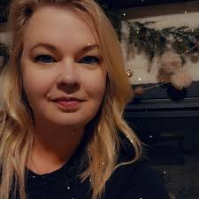 Can two people in separate staterooms share internet package?