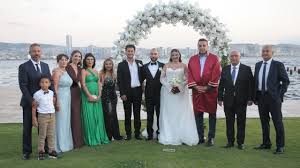 İzmirde iş dünyası, avukat çiftin düğününde bir araya geldi -  Mersinhabermerkezi.com: Mersin Haber Son Dakika Mersin Haberleri