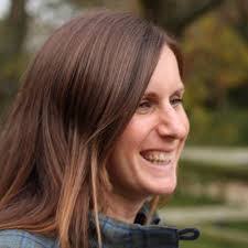 Lisa Speakman's Instagram, Twitter & Facebook