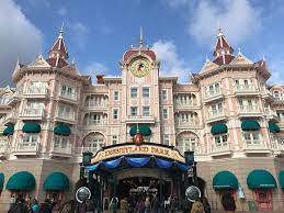 Situé à seulement quelques minutes de l'emblématique parc votre séjour au b&b hôtel à disneyland® paris. Disneyland Hotel Paris Review Laptrinhx News