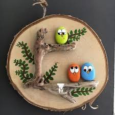 100 Kreative Ideen Fur Steine Bemalen In Weihnachtsstimmun Rock Crafts Crafts Stone Crafts