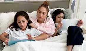 Yes jennifer lopez does have kids she has twins max and elle the dad is marc anthony. Jennifer Lopez Snuggles With 11 Year Old Twin Kids On Break From Super Bowl Halftime Show Rehearsals Daily Mail Online