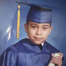 HOY CELEBRO EL DÍA EN QUE ME CONVERTÍ EN ABUELO POR PRIMERA VEZ! Y por  supuesto, celebro la vida de mi amado nieto Andrew Farrell que fue quien me  dio ese título.