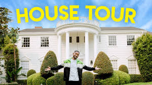 Das wort stammt aus dem griechischen und bedeutet so viel wie vielehigkeit. I Put The Fresh Prince Mansion On Airbnb House Tour Youtube