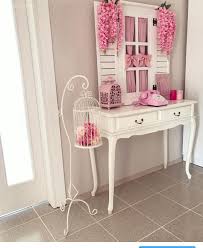 Pastellerin Hakimiyetinde Feminen Ve Sik Bir Dekor Pinar Hanimin Cicekler Acan Evi Pastel Decor Dekor Ve Yatak Odasi Dekorasyon Fikirleri