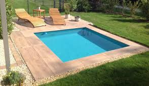 Galerie Der Moglichkeiten Individuelle Wasserbecken Aus Gfk Kleiner Pool Design Wasserbecken Unterwasserbeleuchtung