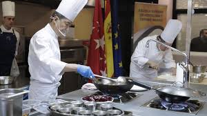 Disfruta de descuentos y ventajas con tu reserva online. Mas Del 77 De Los Alumnos Que Estudian Hosteleria Y Turismo En La Comunidad Obtienen Empleo Comunidad De Madrid