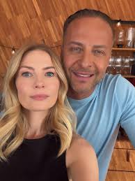 Guests have arrived for Danielle & Marko's loved up restaurant 😍 Watch it  now