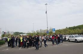 Bombendrohung In Sindelfingen Sperrung Des Breuningerlands Aufgehoben Landkreis Boblingen Stuttgarter Zeitung
