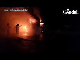 Presele de capacitate mare pot genera zeci de tone de presiune, sunt ajustabile si adaptabile, si se poate controla foarte usor si exact. Gandul Live Incendiu Puternic LangÄ Craiova DouÄ Capete Tractor Èi Remorcile Lor S Au FÄcut Scrum Youtube