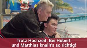 Und die stadt münchen beschloss das fest jahr für jahr zu wiederholen.anlässlich der hochzeit zogen die münchener einen feierli chen zug zur festwiese. Trotz Hochzeit Bei Hubert Und Matthias Knallt S So Richtig Celebrities Und Gossip Youtube