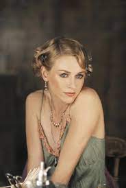 Naomi Watts Looks Stunning In Her Photoshoot From King Kong 31 Pics Naomi Watts Flapper Chic Star Of Mulholland Drive Naomi Watts King Kong Celebrities