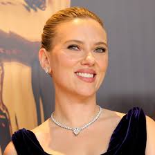 Scarlett Johansson, sobre la privacidad de sus hijos: "La idea de ser  reconocido y celebrado es divertida, pero luego nunca puedes volver a  meterla en la botella"