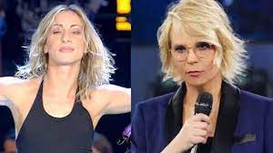 L'ex professionista è anche ricordata per la sua storia d'amore con l'ex concorrente di amici, anche lui ballerino michele maddaloni. Vpxl7 D8lb7pom