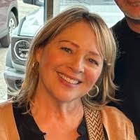 Lisa Jean's Instagram, Twitter & Facebook