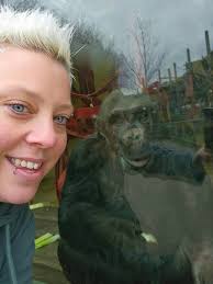 Bali trip: monkey steals gold earring from dancer