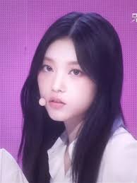 ヘリン 髪型 レイヤー