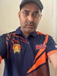 Ronnie Patel's Instagram, Twitter & Facebook