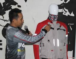 Seperti model jaket shooter satu ini yang didesain untuk untuk harga jaket eiger shooter windproof ini adalah rp. Jaket Motor Baru 7gear Sarat Ventilasi Dan Siap Lintas Negara Otosia Com
