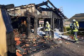 Heute beim ausgiebigen strandspaziergang am lensterstrand musste man sich zwangsläufig in diesen ausblick. Lensterstrand Ferienhaus Abgebrannt Neustadt In Holstein Der Reporter