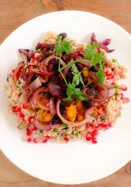 Met een beetje olijfolie, wat pit van chilivlokken en wat specerijen is het een heerlijk onderdeel van de salade. Marokkaanse Couscous Met Kip En Rozijnen Femmiefood