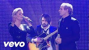 The whole production is absolutely beautiful, and helene's voice is spectacular! Michael Bolton Michael Bolton Gems Vignettes Helene Fischer Youtube