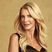 Joan Goldenberg's Instagram, Twitter & Facebook