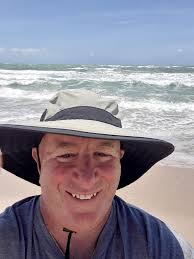 What should he do 🤔