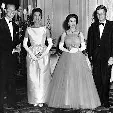 Jackie was reunited with the british monarch once more in sadder circumstances, following president kennedy's assassination in november 1963. The Crown What Really Happened When Queen Elizabeth Met John And Jackie Kennedy Vanity Fair