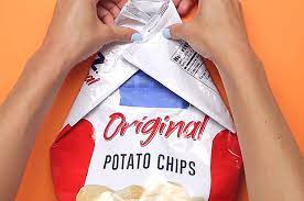 Hoda kotb shares a simple hack she learned from padma lakshmi that easily closes a bag of chips. Finally 3 Easy Snack Bag Hacks And I Can T Stop Munching On My Chips
