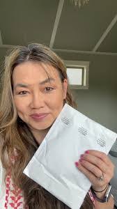 Elaine Comeau's Instagram, Twitter & Facebook