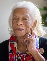 Esther Hooks's Instagram, Twitter & Facebook