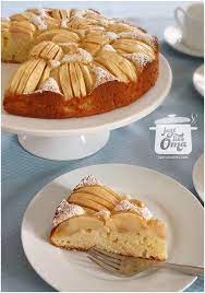 Traditional German Apple Cake That S So Quick And Easy To Make Here S How Http Www Quick German Recipes German Apple Cake German Baking Apple Cake Recipes