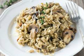 Il risotto ai funghi è uno dei miei piatti preferiti, e l'autunno è il momento migliore per riprendere con la preparazione dei risotti. Ricetta Risotto Con Funghi E Castagne Non Sprecare